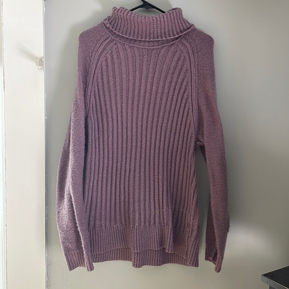 Turtle neck sweater - Picture 1 of 3